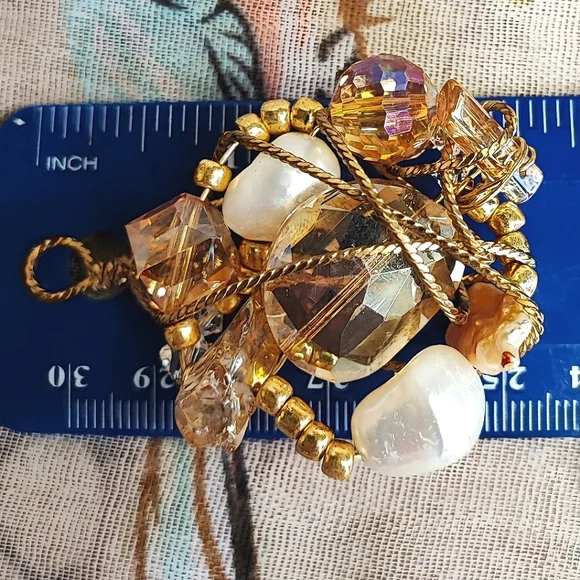 Wire Wrapped Gold Tone Faux Pearl Crystal Shell Mixed Media Necklace Pendant EUC - Picture 9 of 10